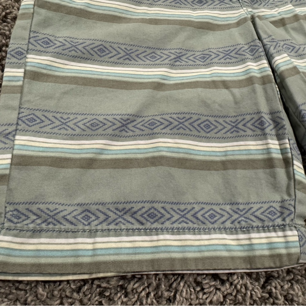 Boys OshKosh B'gosh Green and Blue Patterned Shorts, size 8 - Picture 9 of 9